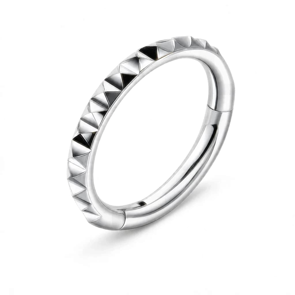 Clicker-Ring im Pyramidenschliff, Silber